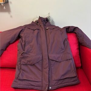 FjallRaven Nuuk - Women’s Size Small!